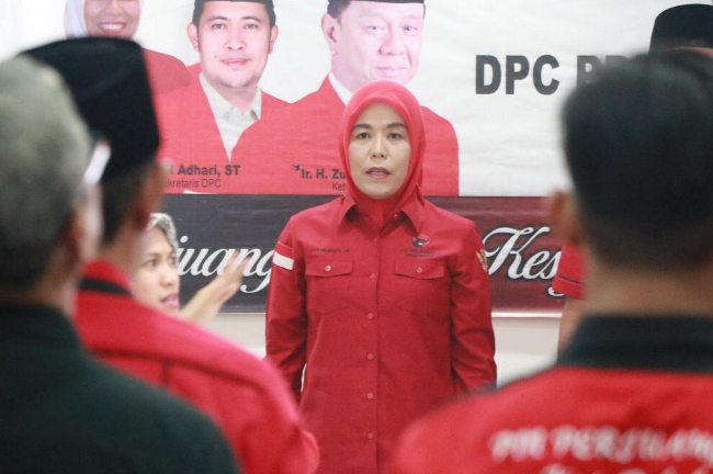 31. Fitrianti Agustina, Wa-Wako Palembang, dia adik Alm Romi Herton (Walikota Palembang yang ditangkap oleh KPK, dan meninggal karena serangan jantung. Wakilnya naik jadi Wako, posisi Wa-Wako yg kosong diisi adik Romi Herton), sekarang Fitrianti digadang jadi ca-Wako Palembang.