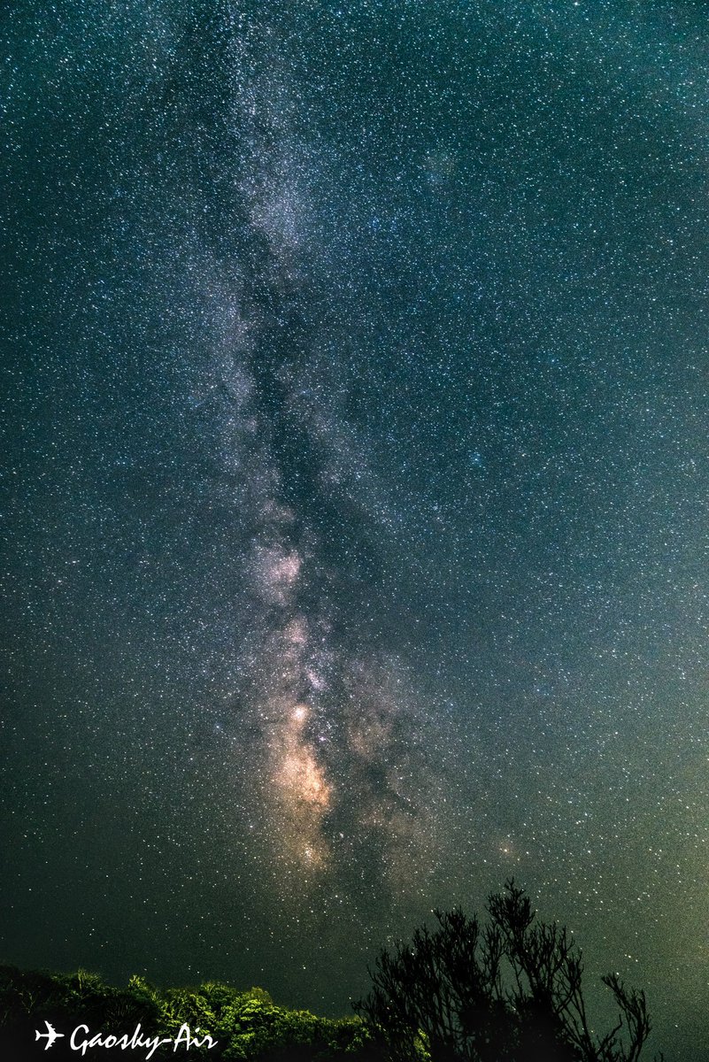 tamosans's tweet photo. ✈☔雨続きなので…
星屑降らしておきます。。✨🌟😉
#milkyway https://t.co/awtV6KpBlq