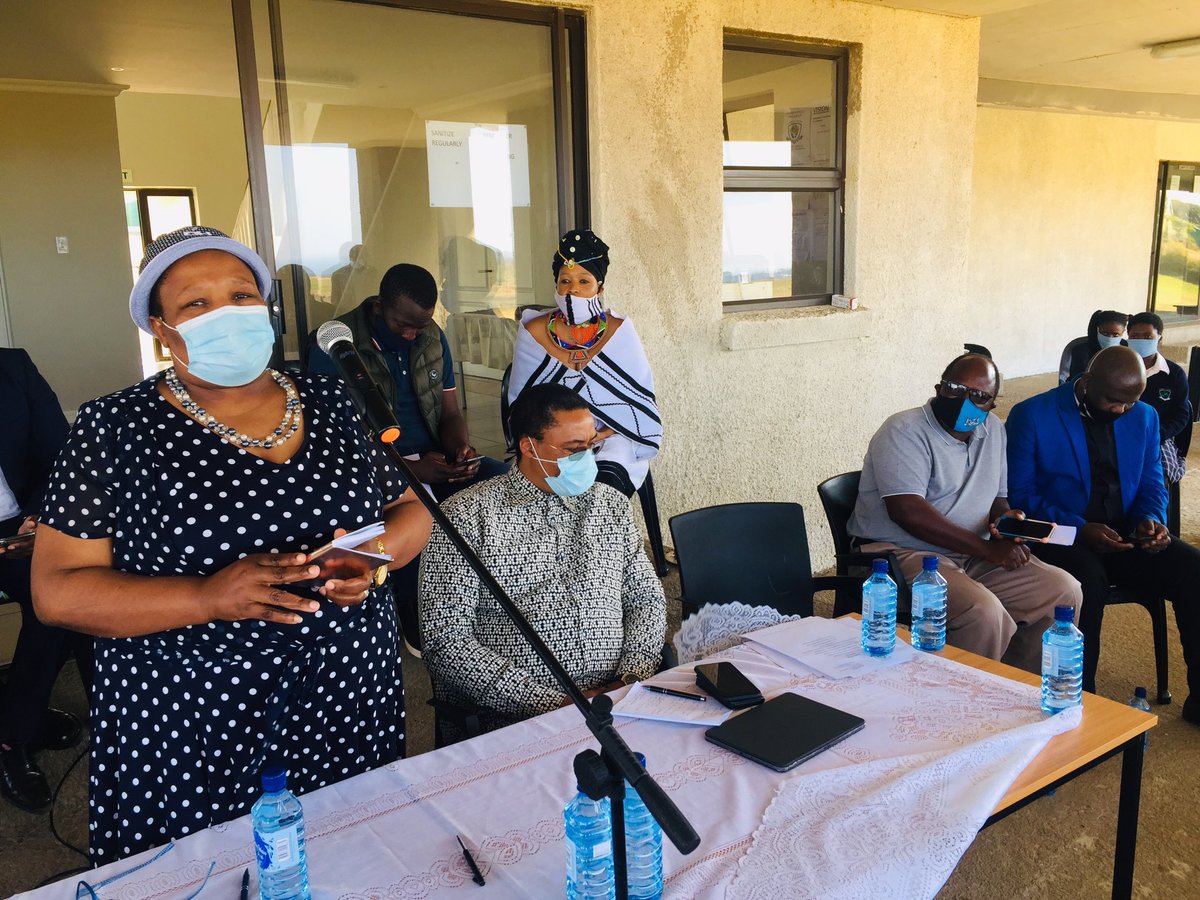 WinnieMM_LM's tweet photo. Today, the Deputy Speaker of the Eastern Cape Provincial Legislature, Hon. Mlibo Qhoboshiyane is at Mzamba Mouth in ward 24 at Oliswinga College with the purpose of viewing this first of its kind Fourth Industrial Revolution College in the Eastern Cape. 

#MyMbizana https://t.co/AIQbm9gVQC
