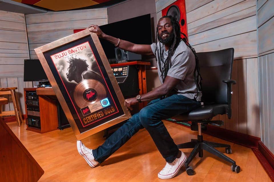 DonnarayRoc's tweet photo. Golden moment for Reggae. It's a Gold!!!  @bujubanton https://t.co/DMGtWA2vUT