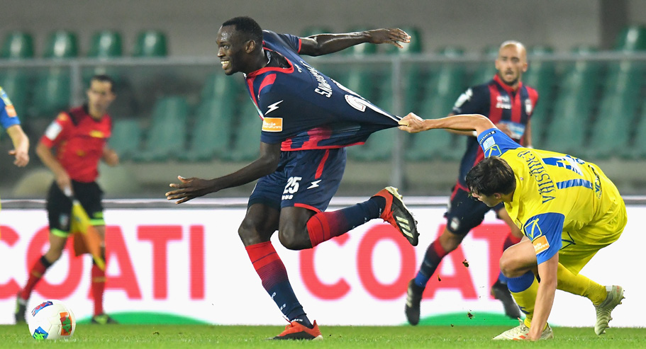 Lega_B's tweet photo. 🔎🗃️ #Bfiles Simy Nwankwo: @FcCrotoneOff ti riporto in Serie A!
🏠 4 anni prima in A e ora in #SerieBKT. Simy si sente a casa. Obiettivo promozione e riconquistare la Nazionale nigeriana.
Trovi l'intervista completa nel nuovo numero del #Bmagazine 👉 https://t.co/n7Zwb2Anpp https://t.co/VrzI6yBZ05