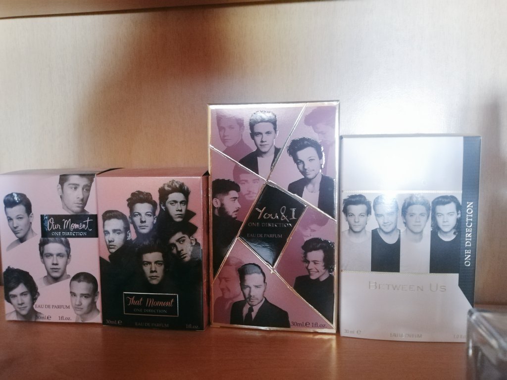 sofieftstyles's tweet image. It's #10YearsOf1D and my room still looks like this 🤷 sorry not sorry 🤣

#10YearsOfOnedDirection