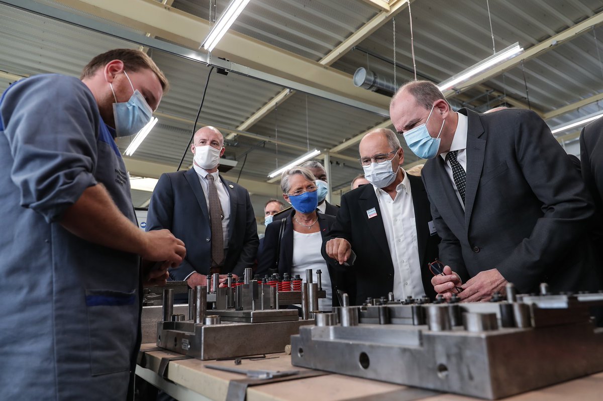 JeanCASTEX's tweet photo. L’alternance, c’est une chance.
Avec une prime à l’embauche allant jusqu’à 8000€, à destination des entreprises recrutant des alternants, les jeunes de ce centre de formation et d’apprentissage bénéficieront concrètement du plan de relance, dès cet été.
#1jeune1solution https://t.co/21xC4LEIeu
