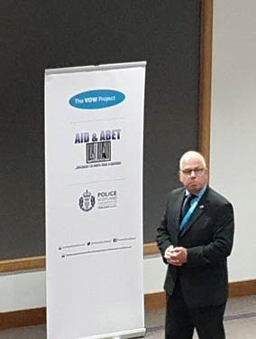 PSOSEdinburgh's tweet photo. Here's PC Buchan from our VOW project and @KevinNeary12 from @AidnAbet_Scot giving an input to the probationers at @PolScotCollege about the collaborative work they do reduce reoffending in Edinburgh.
Find out more by watching @BBCPanorama here ➡️ https://t.co/d7aQwQG9j8 https://t.co/BYSU5oxoHo