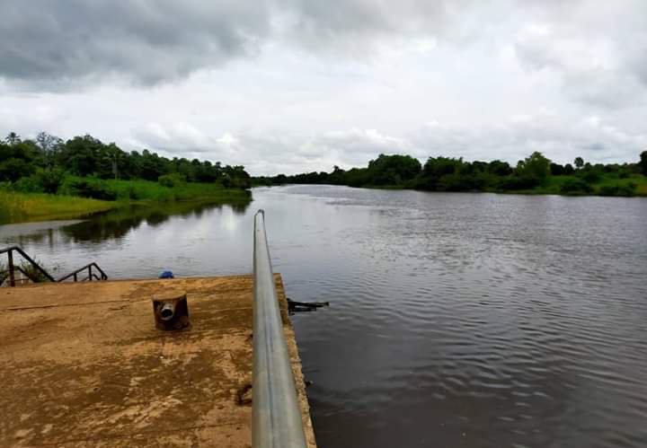 IGBO NSUKKA UNITED FRONT sent a delegation to d coastal town of Ogurugu in Uzo-Uwani LGA, for on-the-spot assessment of what is left of the only Sea-Port used by d Colonialists in Northern Igbo Land and d Airport, initially started as an Aerodrome by the Military Regime of OBJ