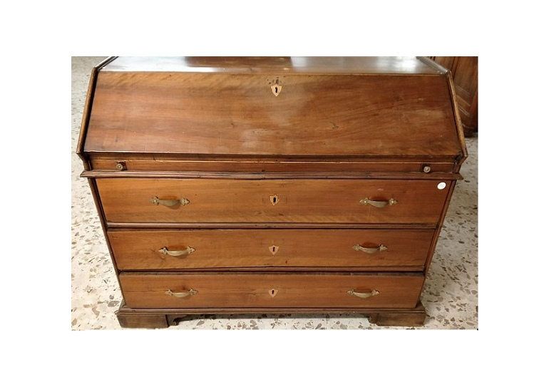 centromobilifi1's tweet photo. #Comò con #ribalta #italiano in legno di #ciliegio di inizi #1800. Presenta #filettatura di #intarsio al di sopra dei cassetti.
#antiquariato #antik #antique #arredo #19thcentury https://t.co/wA4EnzZL3l https://t.co/roYtC504hZ