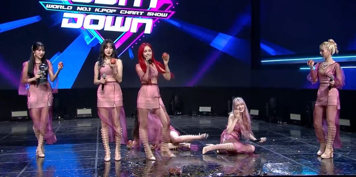 ANOTHER DAY, ANOTHER TROPHY! 🏆🎉 Congratulations <a href="/GFRDofficial/">여자친구 GFRIEND</a> for getting 1st place on M Countdown today!!!

Good job, GFriend! Good job, Buddies!
This is a GFRIEND and BUDDY event only! ✋🏻

#Apple3rdWin
#GFRIEND69thWin