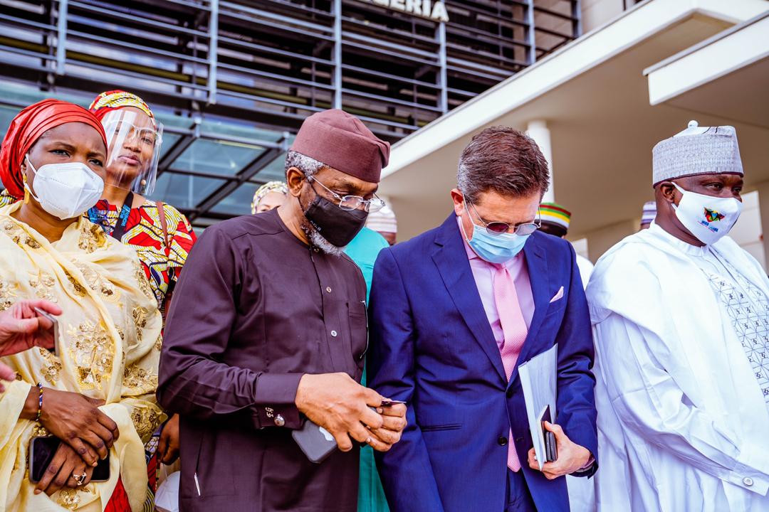EUinNigeria's tweet photo. EU Deputy Head of Delegation, Mr Alexandre Borges-Gomes with Speaker @HouseNGR, @femigbaja, during a visit to discuss #GBV in the framework of EU-UN @GlobalSpotlight Initiative funded by the EU https://t.co/jBcWOMzRme
