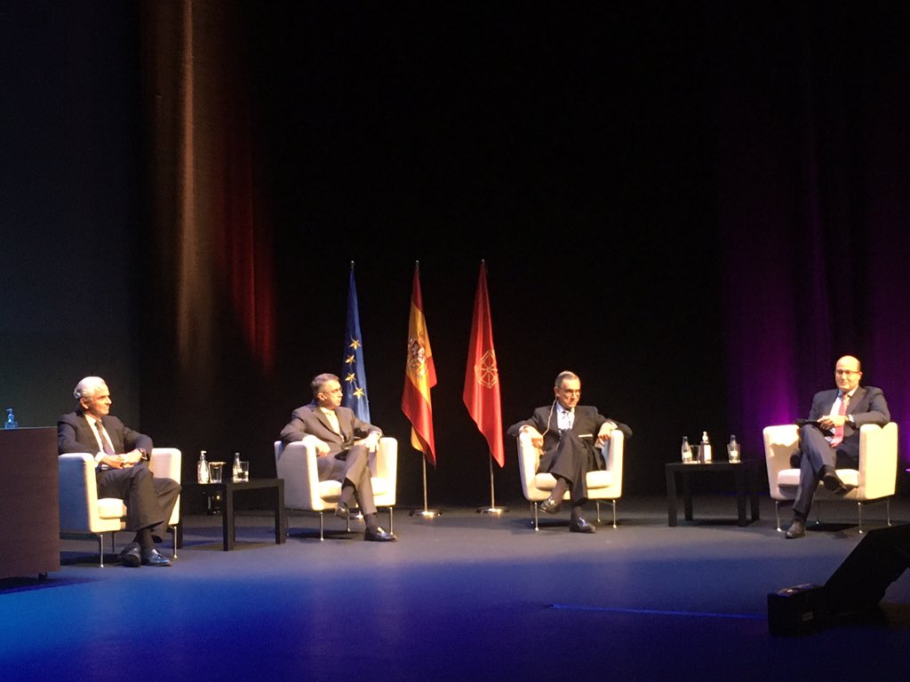 CEN_Navarra's tweet photo. #MovamosNavarra  Mesa Industria con José Antonio Canales @Viscofan  Enrique Ordieres @CinfaSalud y Alejandro Legarda, consejero empresarial. Conéctate al streaming https://t.co/vanlIUhwVN https://t.co/3bhpaC8sNZ