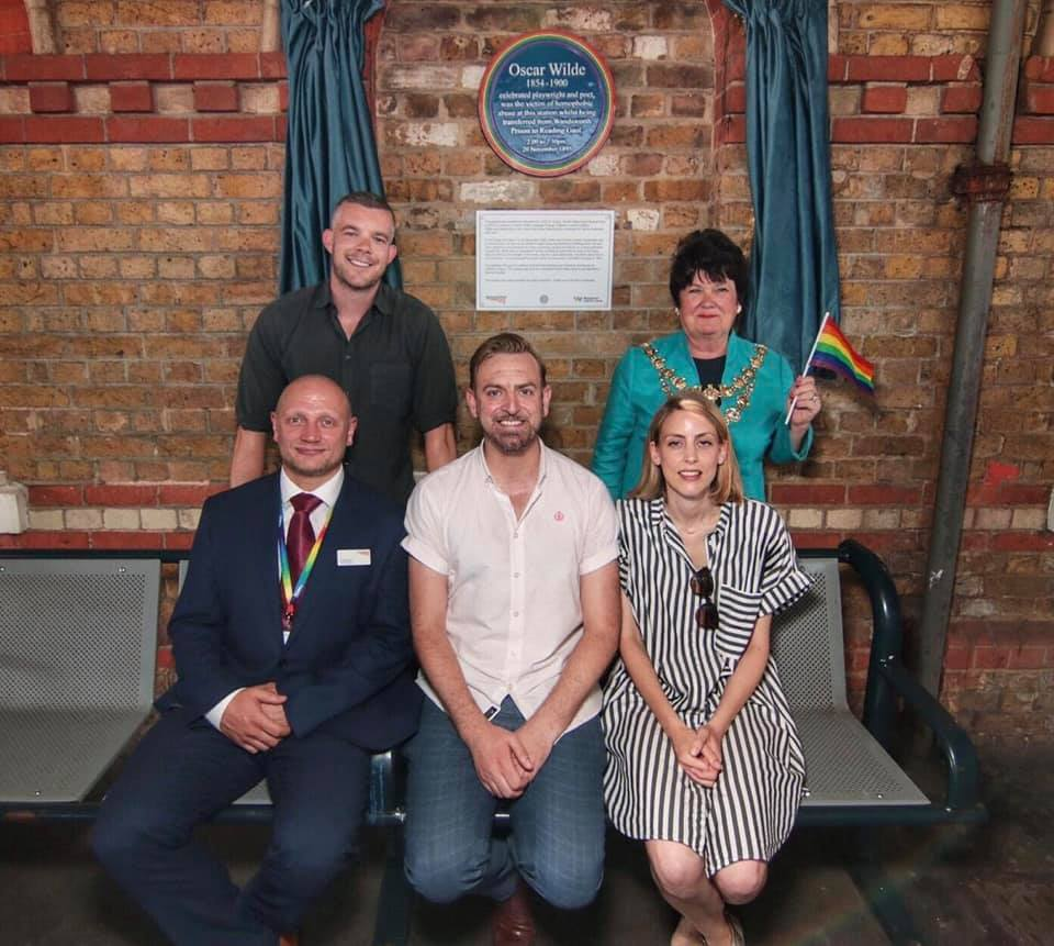 queerwandsworth's tweet photo. 1 Year ago today the Mayor of Wandsworth &amp; Russell Tovey unveiled our #RainbowPlaque for #OscarWilde on Platform 10 of Clapham Junction. 

Have you been to seen it yet? 

We're currently working behind the scenes on our next Plaque which will mark a seminal British LGBT Movie 🧺 https://t.co/7zOl9YIV6F