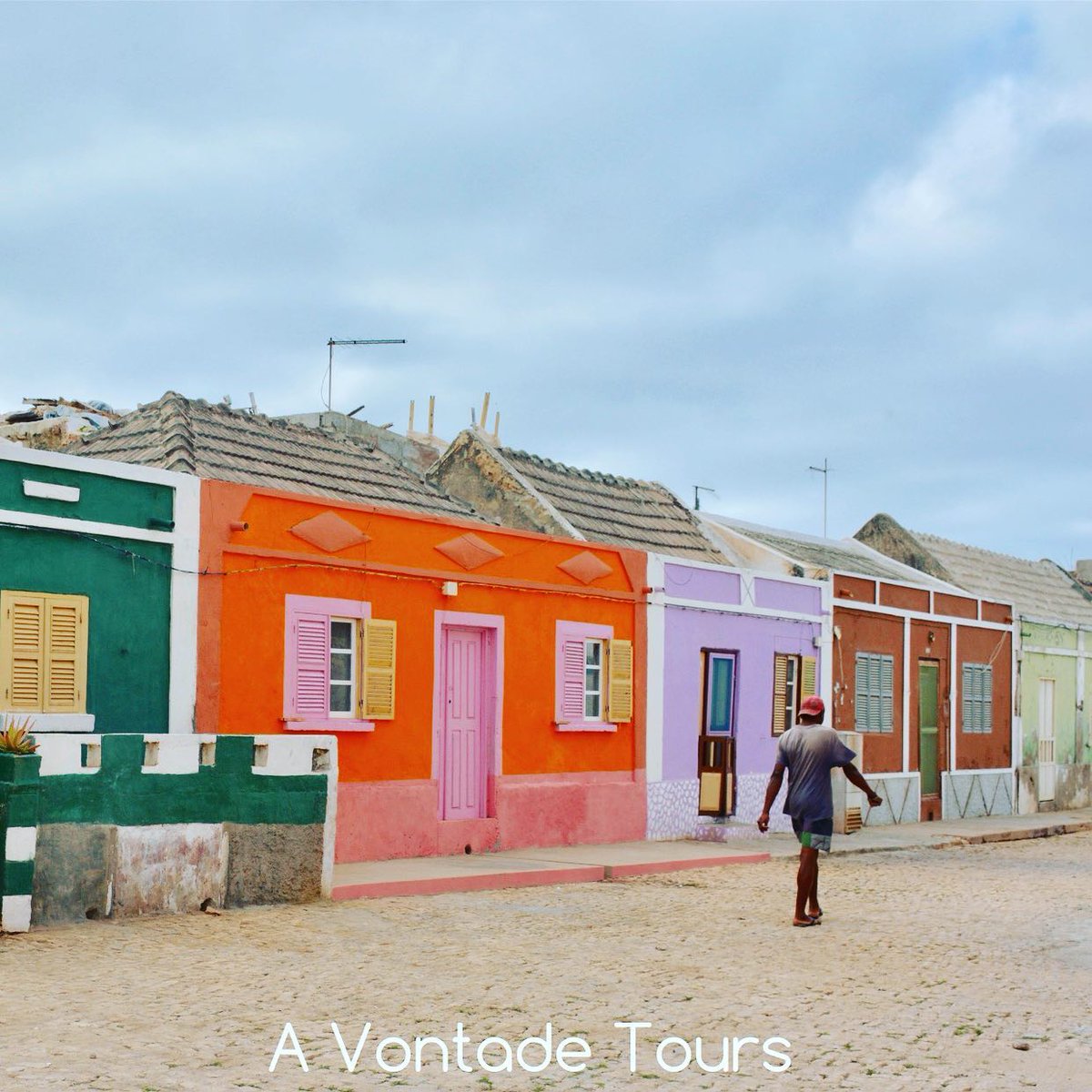 AVontadeTours's tweet photo. Time to go strolling🚶🏾‍♀️through the quiet and colorful streets of Maio. 
#colorspopping #houses #cors #colors #islandlife #Maio #CaboVerde #tia https://t.co/WLbkFNRQom