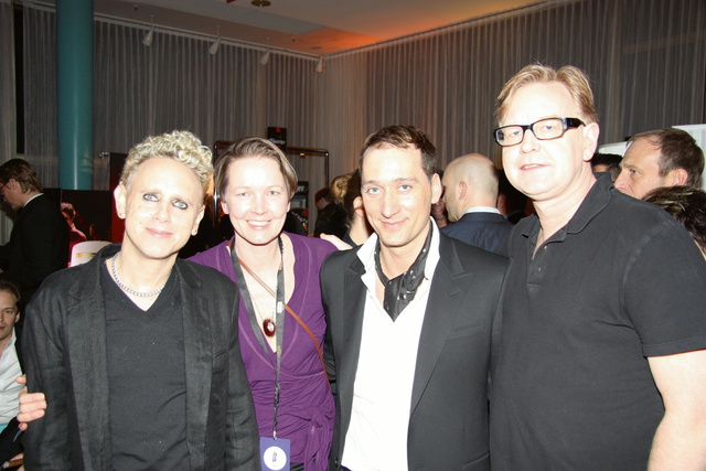 PAULVANDYK's tweet photo. Happy birthday Martin Gore

@depechemode https://t.co/yRDmRBsflq