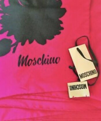 Moschino Silk Scarf BNWT - yes please.
#moschino 
ebay.co.uk/itm/MOSCHINO-P…