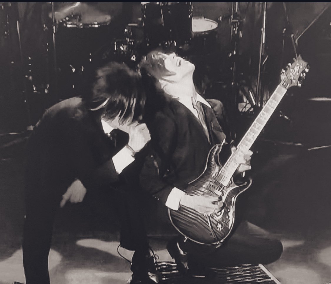 Show_LOST_ASH's tweet photo. 皆さん誕生日のお祝いメッセ本当にありがとうございます。もうなんかこれだけ月日が経ってもこうして祝っていただけてただただ感動しています。バンド時代に出逢えた方々は一生の宝物ですね✨そして俺は今も変わらず元気に過ごしてるよ★これから暑くなると思うけど体調に気をつけてお過ごし下さい😊 https://t.co/yOIW9IbQ7k