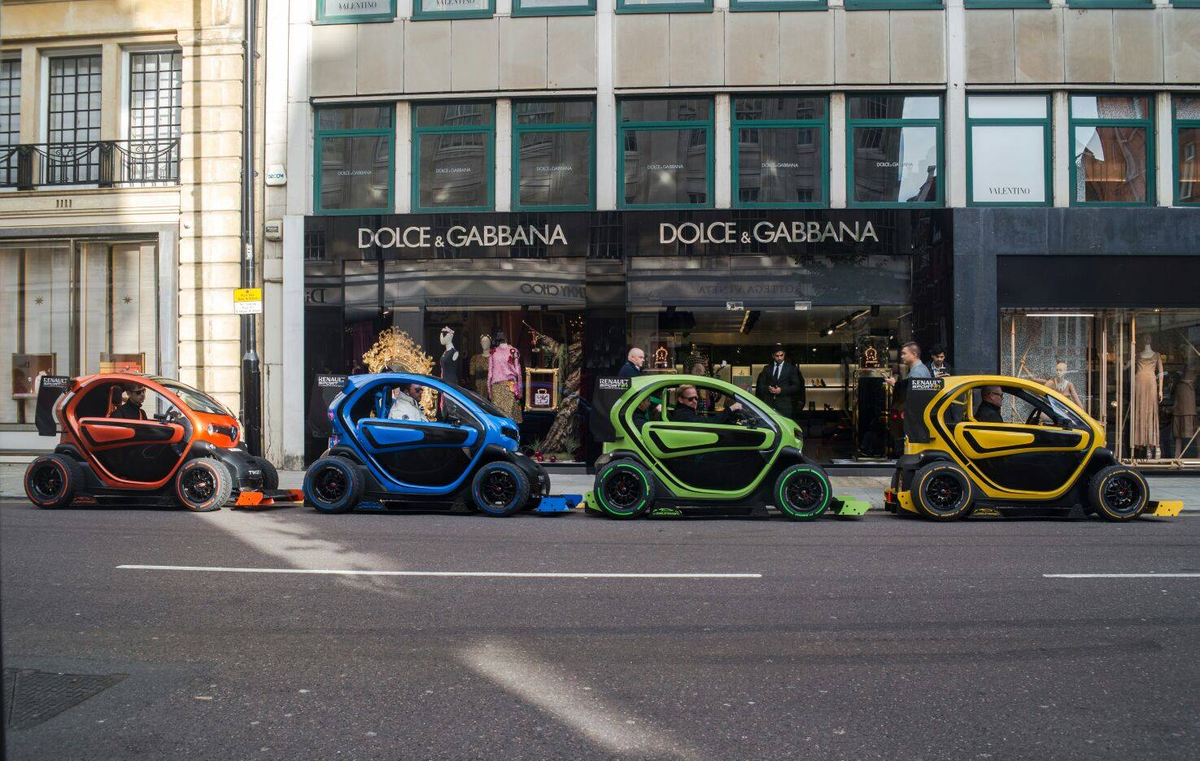 UltimativCars's tweet photo. Nope, it's the "Twizy F1" from #OakleyDesign (2009-2013), which was located in #Preston, #Lancashire @LiveLancs.
Taking up the #Renault #Twizy Z.E. R.S. F1 Concept (which had no doors), OD made 2013 at least 4 copies, based on regular Twizys (w/ doors).
@Renault_FR @RenaultF1Team https://t.co/cQvcKW3MUF