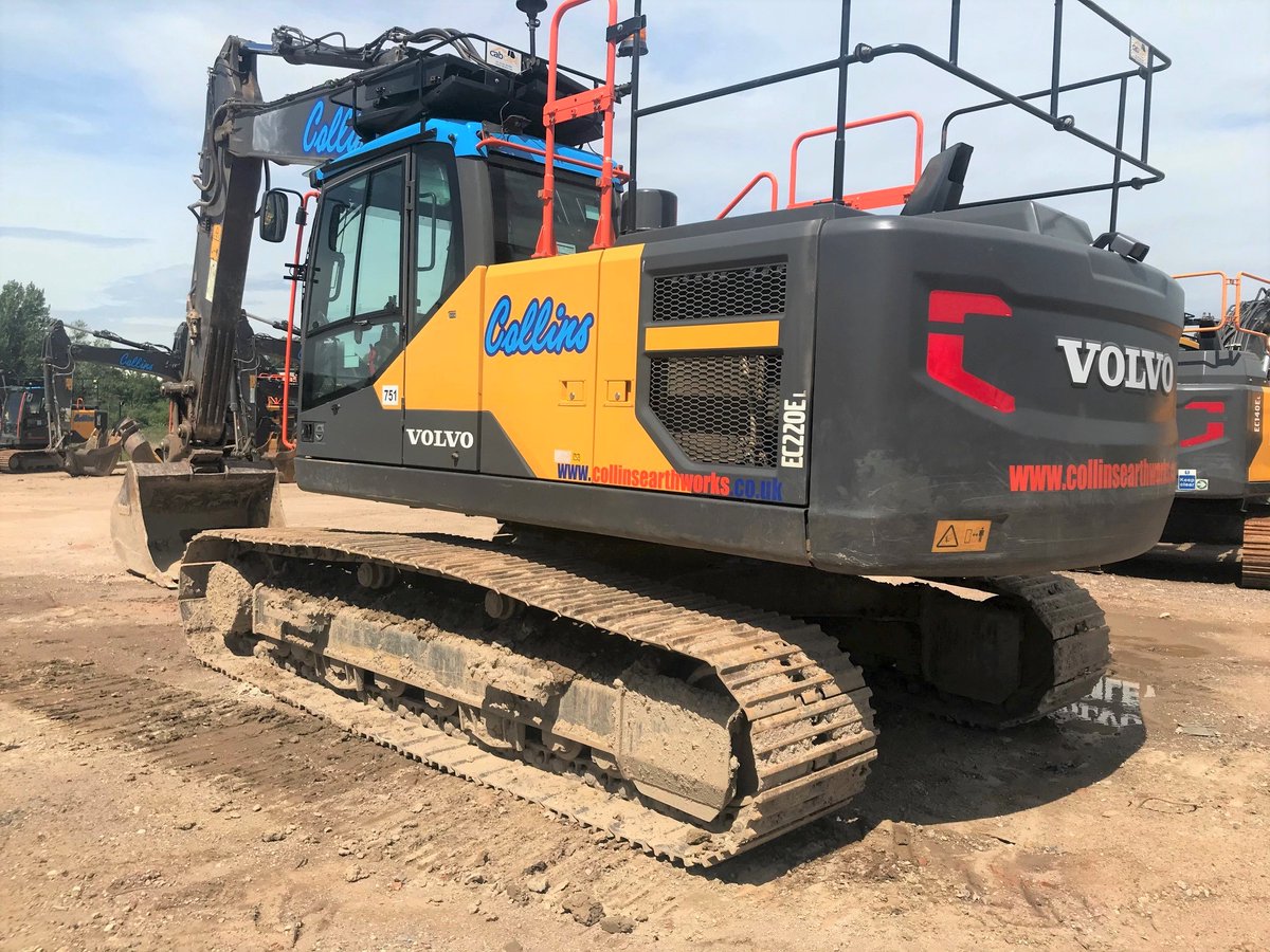 Collins_Earth's tweet photo. ⭐️ For Sale Volvo EC250EL ⭐️
2017, 5000 Hours, Vandal Guards, Seat Belt Warning, Travel Alarm, 1 Digging Bucket Inc - £77,500 + VAT
To enquire today please call Josh on 07591 383496 or email josh.king@collinsplantsales.co.uk #collins #volvo #plantsales #usedplant https://t.co/D6bUeKLjLK