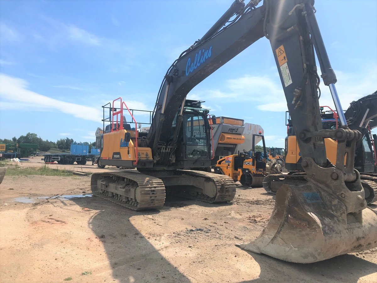 Collins_Earth's tweet photo. ⭐️ For Sale Volvo EC250EL ⭐️
2017, 5000 Hours, Vandal Guards, Seat Belt Warning, Travel Alarm, 1 Digging Bucket Inc - £77,500 + VAT
To enquire today please call Josh on 07591 383496 or email josh.king@collinsplantsales.co.uk #collins #volvo #plantsales #usedplant https://t.co/D6bUeKLjLK