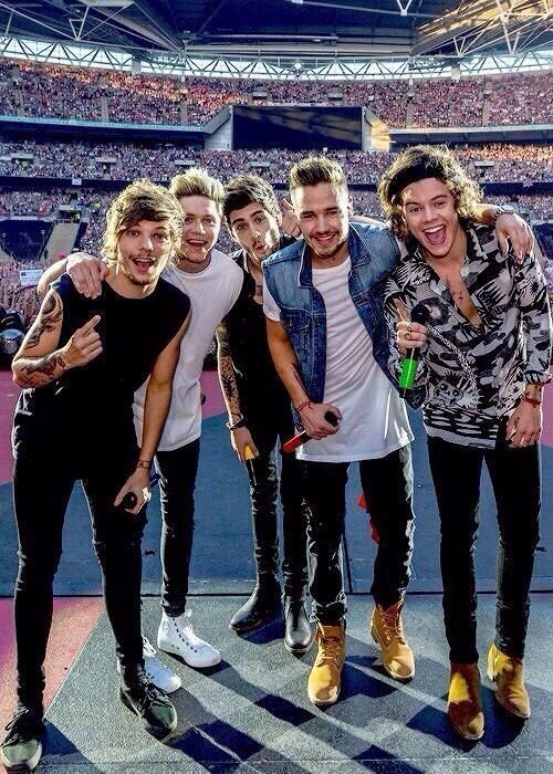 1DNewsB's tweet photo. Vocês não sabem o orgulho que eu sinto em fazer parte dessa legião de fãs, e sempre terei de ser fã da One Direction e desses 5 grandes meninos. Sempre em nossos corações!!! ❤️😍

#10YearsOfOneDiretion #10YearsOfOneDirection https://t.co/3wfyfUooiE