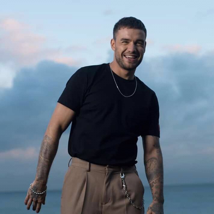 jeymijmg's tweet image. DADDY DIRECTION LIAM PAYNE SAVED ME FROM BURSTING INSIDE. THIS IS YOUR TIME TO THINK IN CHANGING YOUR BIAS. NOW GIVE HIM THE CREDIT HE DESERVE ON PRESERVING THE OLD MEMORIES OF ONE DIRECTION. 
🤎 🤎 🤎
#10YearsOfOneDirection 
#10YearsOf1D 
#DaddyDirection