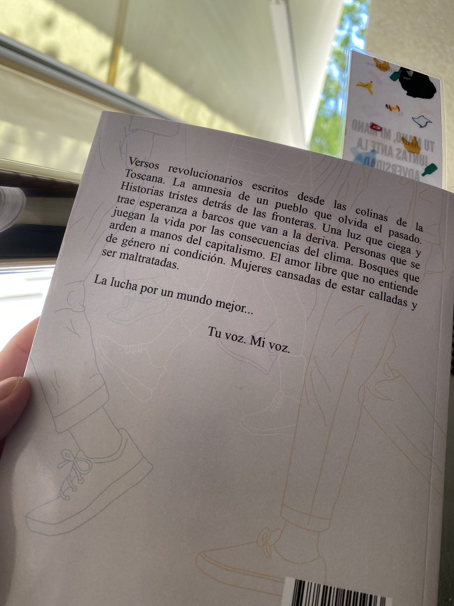 biogeocarlos's tweet photo. Leído “Ahora que tenemos voz” de @sandra__rop. Un librito pequeño en tamaño, pero grande en contenido. Sandra es una chica valiente, con la que da gusto hablar de cualquier tema. Muy orgulloso de haber podido influir aunque fuera un poquito en su formación. ¡Enhorabuena! https://t.co/r07bEy31zY