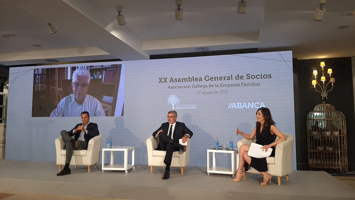 AVEmpresarios's tweet photo. Hablamos de la desescalada de la #economía y las perspectivas de futuro con @Adolfo_Utor @Balearia José Luis Simões @GrupoLuisSimoes Joaquín Pérez Bellido @PerezRumbao en la Asamblea General de #AGEF presentada por @glavazquezm periodista @lavozdegalicia https://t.co/6KzSUTVSAE