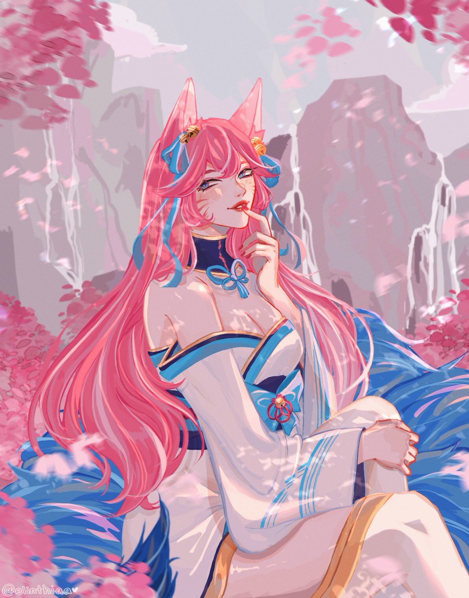 Spirit blossom Ahri :)I wanted to make it seem like she’s kinda transformin...