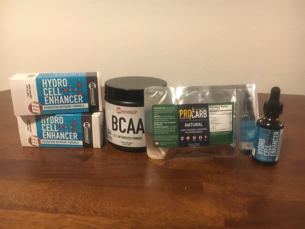CoachJSB_74's tweet photo. Shout out to @TENPerformance for the care package! The BCAAs and Hydro Cell enhancer do a great job keeping me recovered and hydrated for these heavy clusters @CTweeezy and I are doing. We are staying ready for when our opportunity comes, and it will be here soon!π https://t.co/Q8tjBwOezD