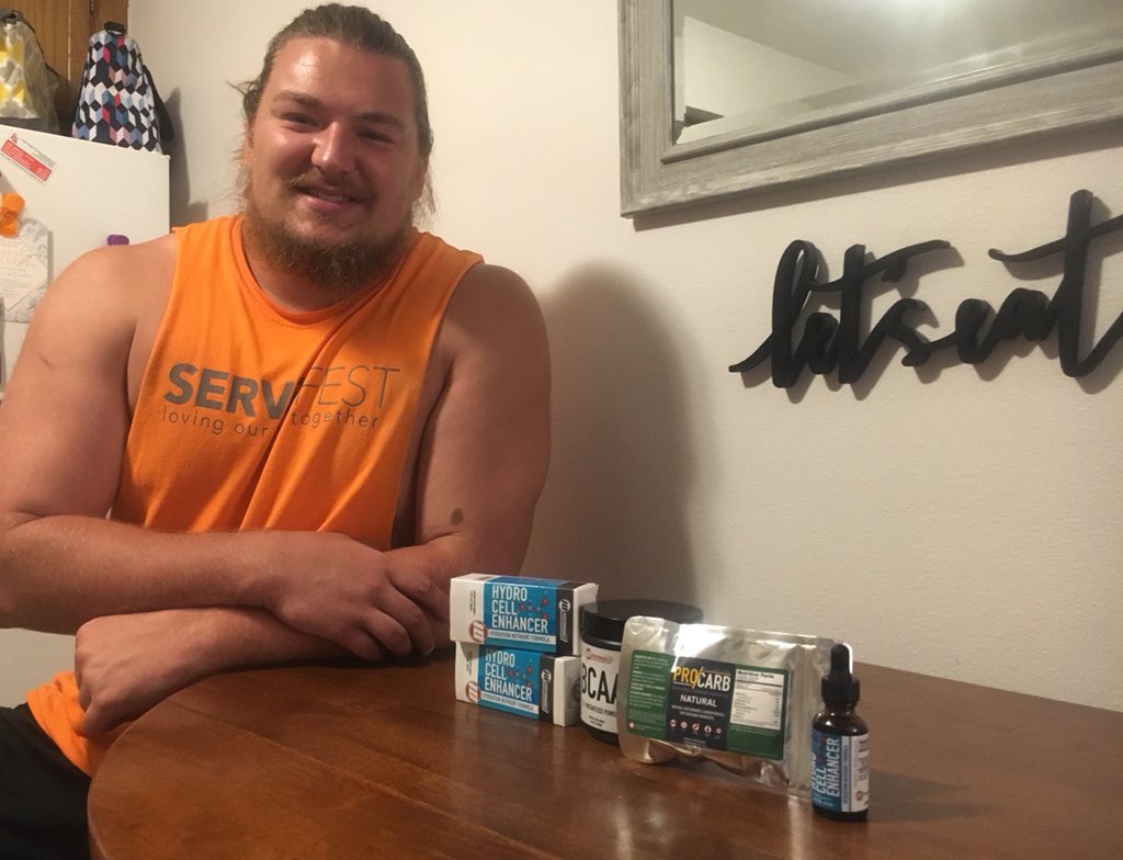 CoachJSB_74's tweet photo. Shout out to @TENPerformance for the care package! The BCAAs and Hydro Cell enhancer do a great job keeping me recovered and hydrated for these heavy clusters @CTweeezy and I are doing. We are staying ready for when our opportunity comes, and it will be here soon!π https://t.co/Q8tjBwOezD