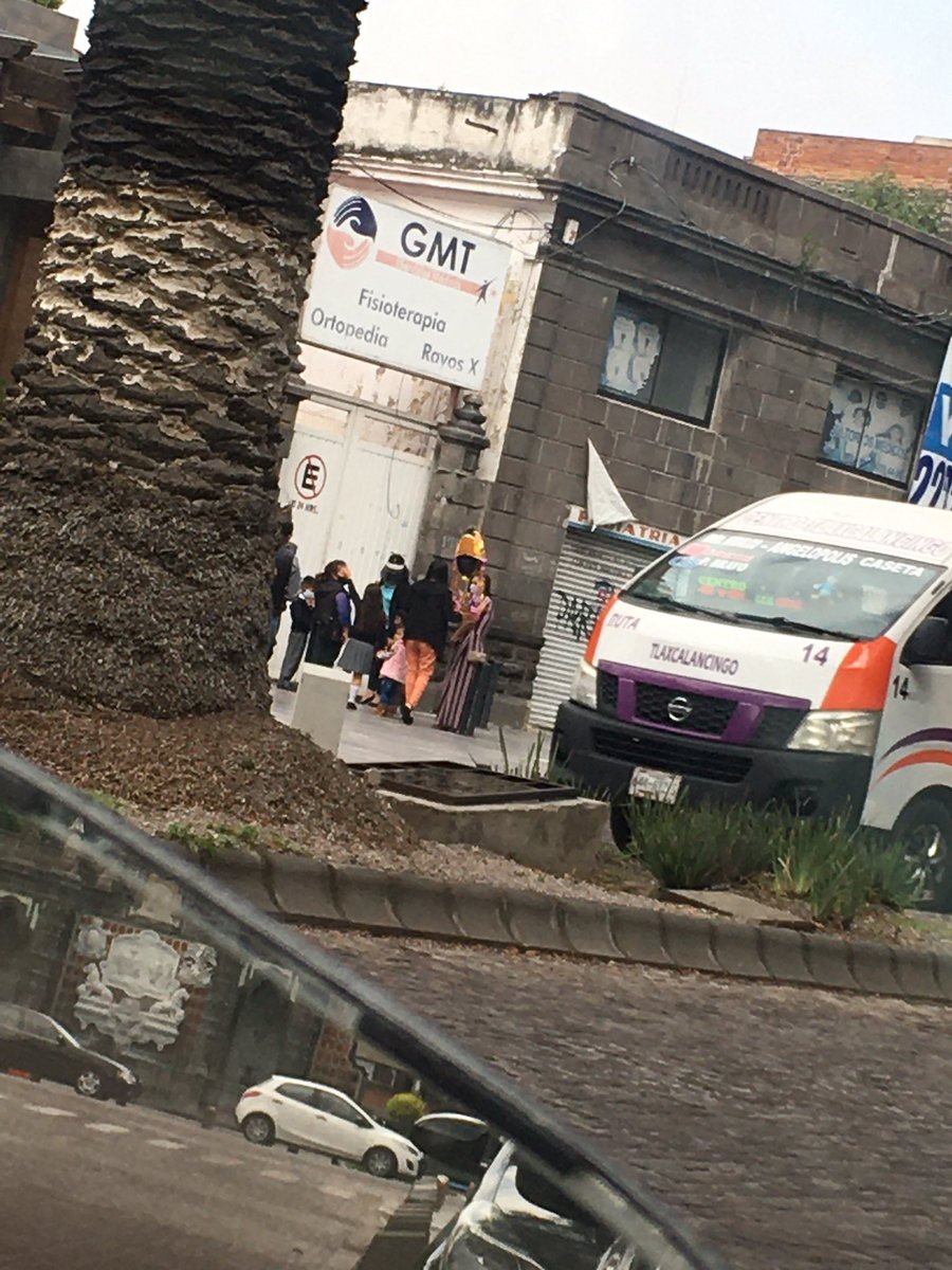 queklor's tweet photo. @GusSalvatori están permitidas las graduaciones de escuelas? Cómo está en la av. jumares a una calle del paseo bravo https://t.co/MzbP7v1Mc9