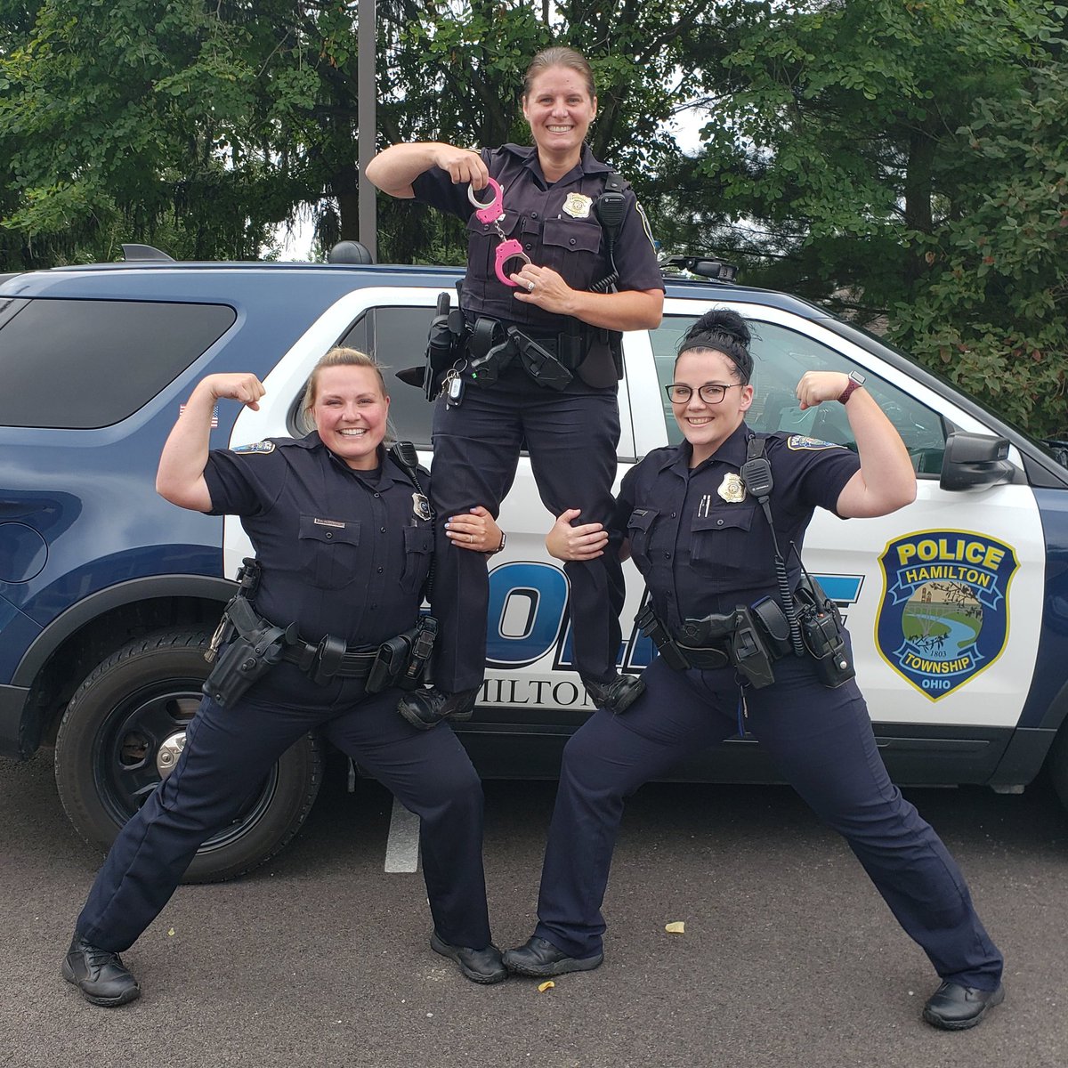 HamiltonTwpPD's tweet photo. Our sisters in blue👮♀️are keeping the streets of HT safe today. Ofc. Muir, Ofc. Hayslip, & Ofc. Workman have combined experience of nearly 30 years! We are proud to have these female heroes in our ranks protecting and serving our wonderful community! #policewomen #femalecopsrock https://t.co/VMuXujpxva