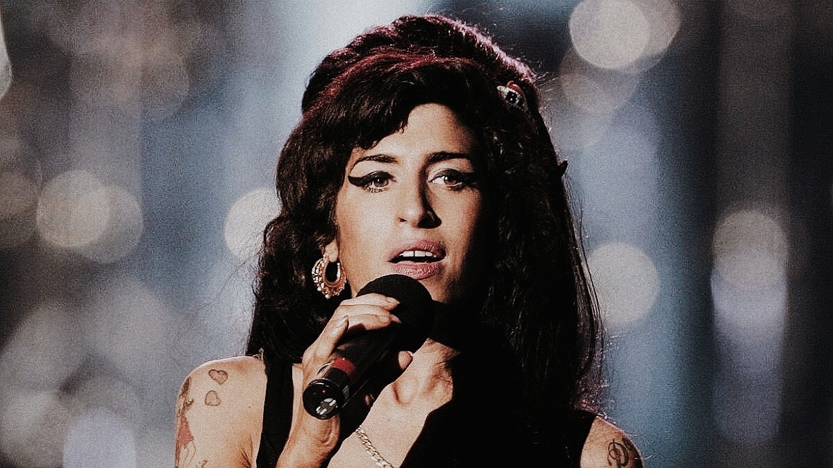 Hace 9 años el arte perdió una voz única.

Gracias Amy, por dejar un trocito de vida en cada canción.