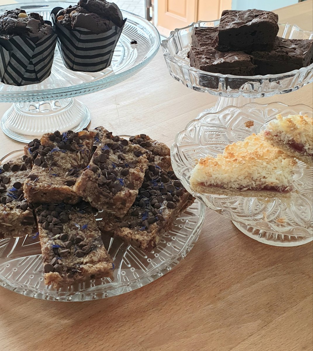 LiquidJadeHull's tweet photo. 👋☕ Gluten free brownies, vegan flapjack, triple chocolate muffins and coconut and raspberry slice. Just some of the delights we have on offer. All delicious with a beautiful brew or wine or beer 🤔 #bealocaltourist #somethingforeveryone #lovehull https://t.co/L6BWWKu46e