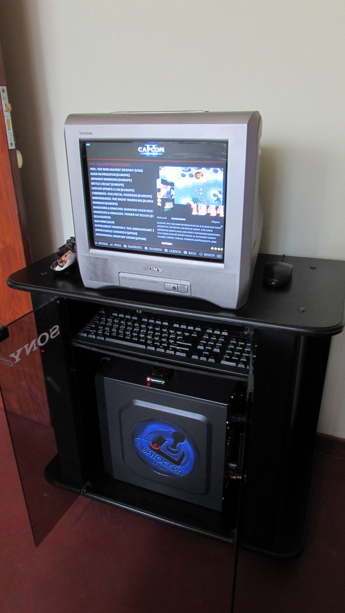 Repositioned the second shelf in the tv cabinet to house the keyboard. Hooked up the mouse too (both of em from the old pc I used to make this setup).  #batocera is almost entirely gamepad driven but once in a while you need a keyboard and a mouse, for settings etc, oh and c64.