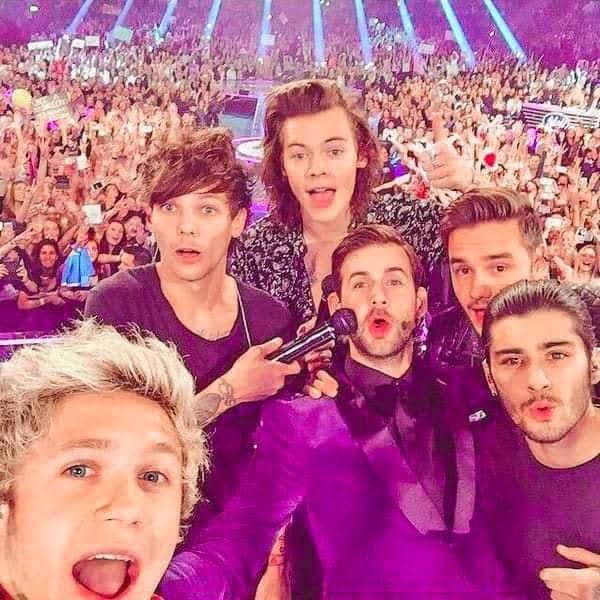 Larry9713's tweet photo. #10YearsOfOneDirection 
#10YearsOf1DMoments 
#10YearsOf1D https://t.co/Q0XlihTefj