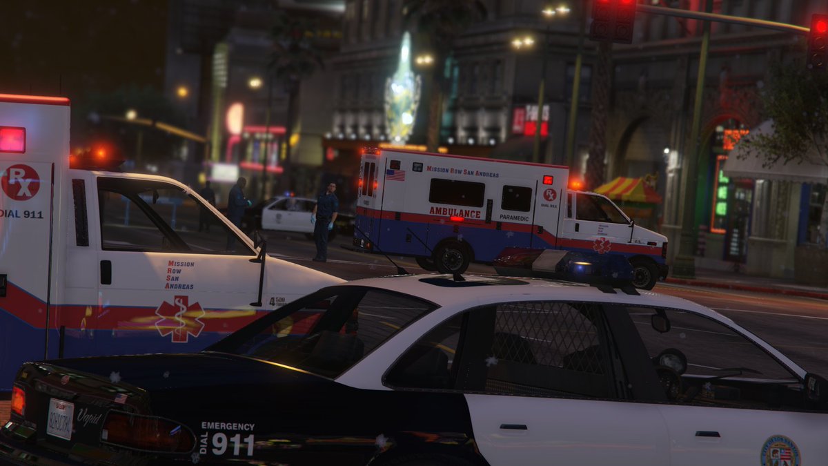 BPalmerSA's tweet photo. ⏱ 20 minutes later

Squad cars and ambulances surround the scene and block off public access. https://t.co/XI6XrO5hc7
