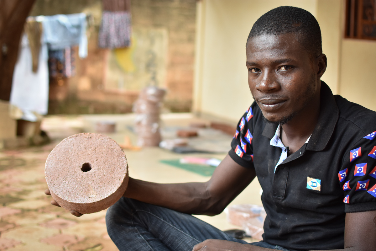 In #BurkinaFaso 🇧🇫 Abdel Latif launched a biz to:
➡️ create 100 jobs & 
➡️ produce #MadeinAfrica salt licks for healthy livestock in West Africa. 
#YouthSkills are the ❤️ of our work w/ #PartnersAtCore like #Luxembourg, @AllianceSahel, & @Profejec1: bit.ly/2X9RTUG