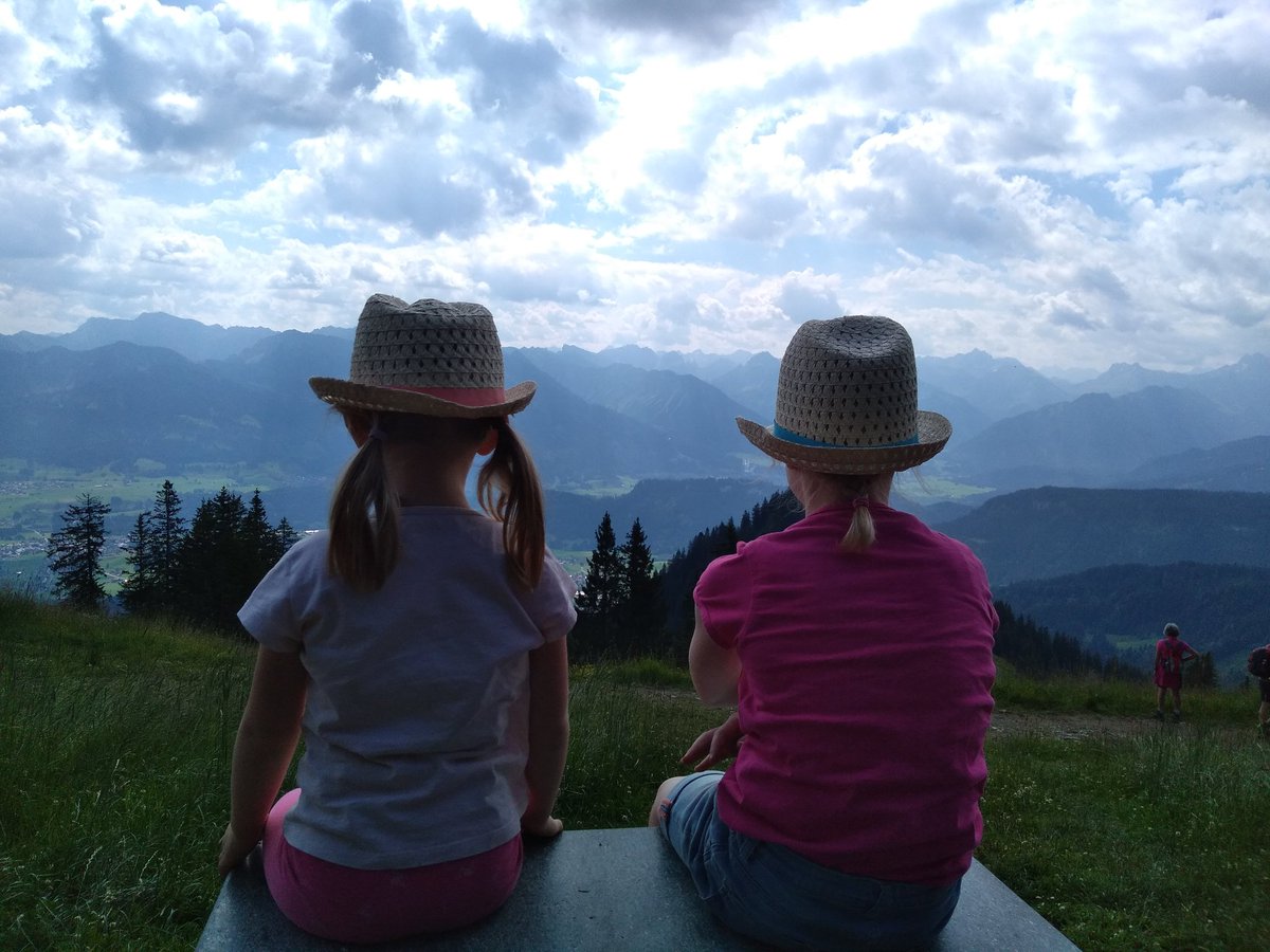 Herzogin_Katrin's tweet photo. Heute haben wir eine riesen Runde gedreht. #kapott #weiherkopf #bolgental https://t.co/HEOqNeReBZ