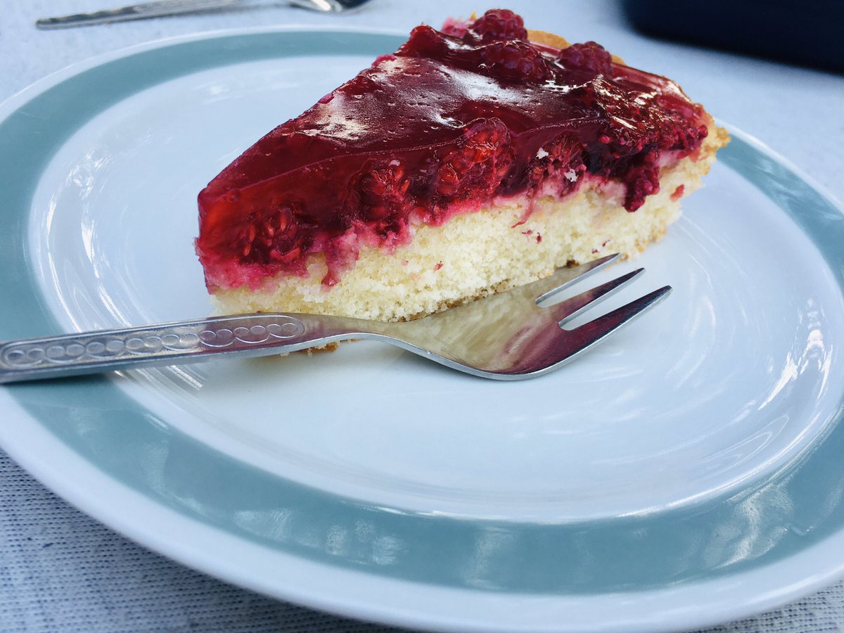 herr_ort's tweet photo. #HimbeerTorte ❤️🍰 https://t.co/4nRLf6VRuE