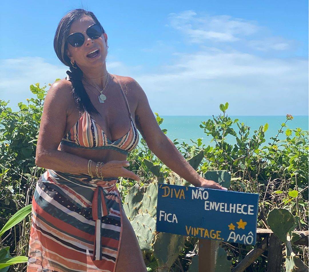 Aos 61 anos, Gretchen prova em fotos que não envelhece.

noticiasnaweb.com.br/noticias-detal…