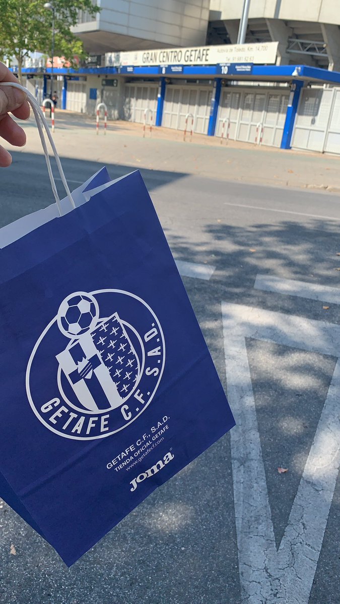 remedios_villa's tweet photo. Ansia pura la de @DanielB82451726  y mía ... en directo nos gustaron más. La blanca queda apuntada en el debe😍😍😍 @4GatosGTF @GetafeCF  corred que vuelan #RenuevaNormalidad https://t.co/WzLNzQLsqx