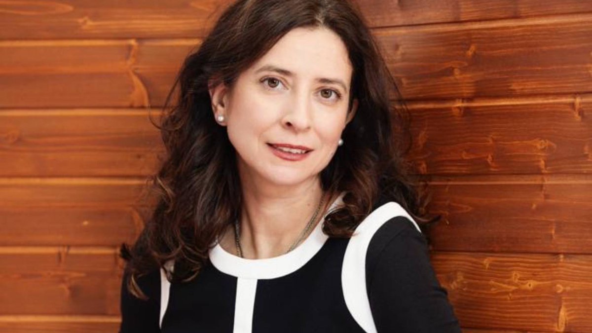 🚨Este sábado vamos a dedicar el programa entero a charlar con <a href="/AnaMerinoPoeta/">Ana Merino</a> porque es una de las personas que más sabe de cómic de nuestro país, es investigadora en EE.UU. y ¡una loca de los Hernández! Suya será, además, la selección musical 💥