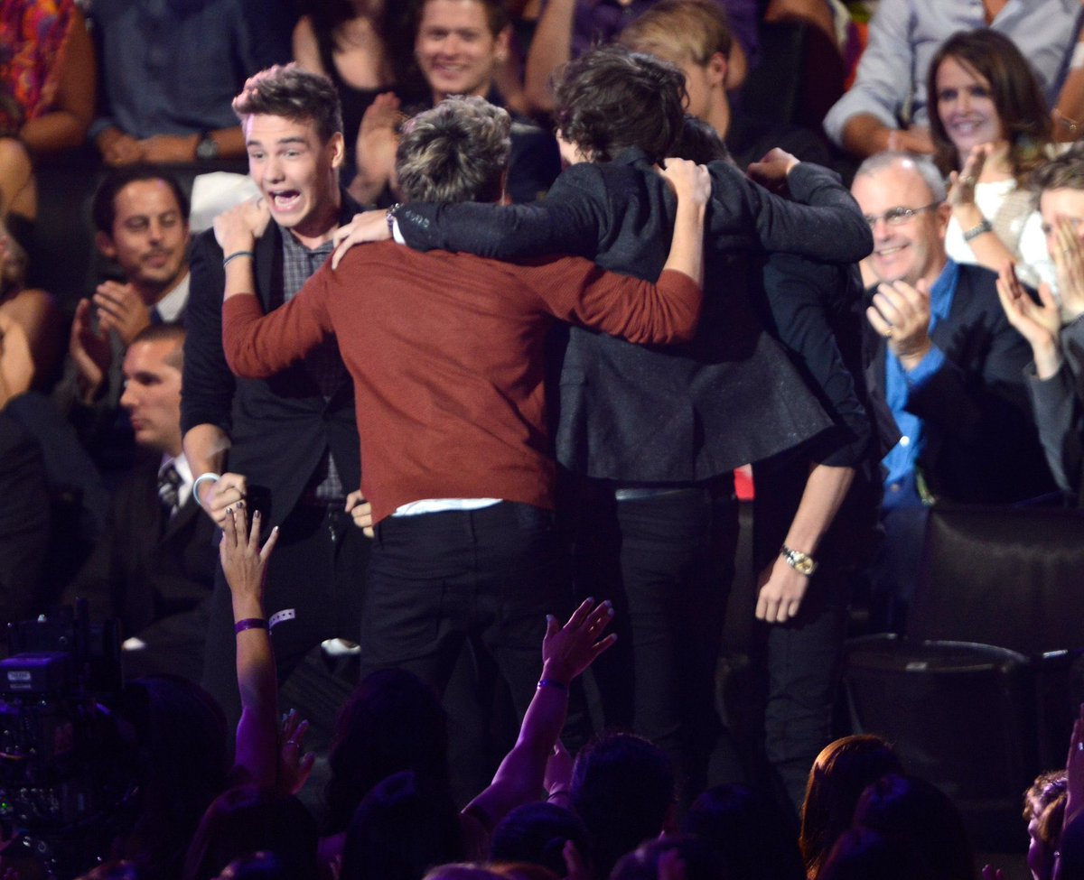 GlRLALMlGHTYY's tweet image. thank you for lighting up the world. 
thank you for being our home. 
thank you for everything.
this is not the end. we will live forever
#10YearsOf1D 
#10YearsOfOneDirection 
 #ThankYouOneDirection