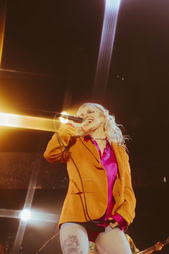 hayley’s iconic AL era looks — a thread 