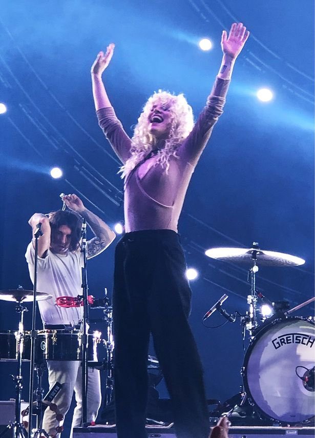 hayley’s iconic AL era looks — a thread 