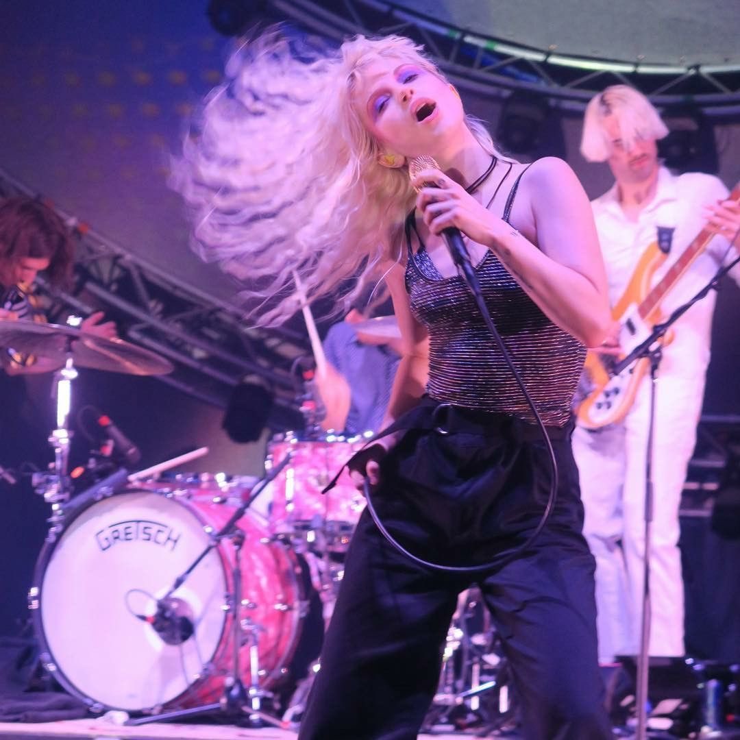 hayley’s iconic AL era looks — a thread 