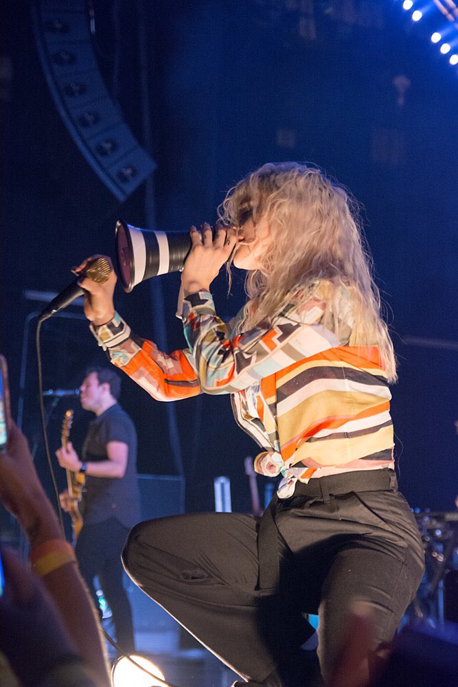 hayley’s iconic AL era looks — a thread 