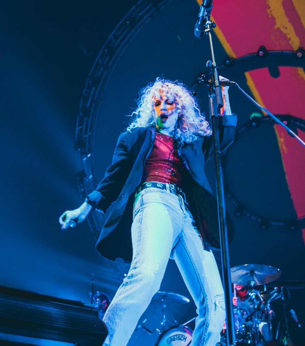 hayley’s iconic AL era looks — a thread 