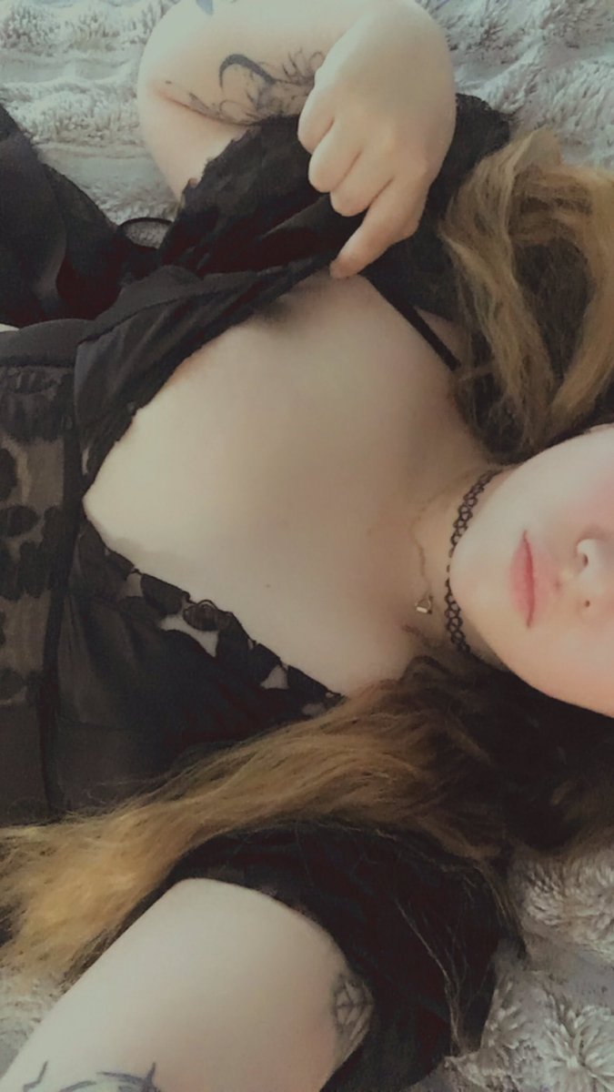 Thiccums71's tweet photo. Come follow my only fans for nudes and videos of me fucking myself 🤪 

https://t.co/yeIEUvPXXe

#nsfw #onlyfans #nsfwtwitter #nudes #followme #retweet https://t.co/O6pyTRM9HH