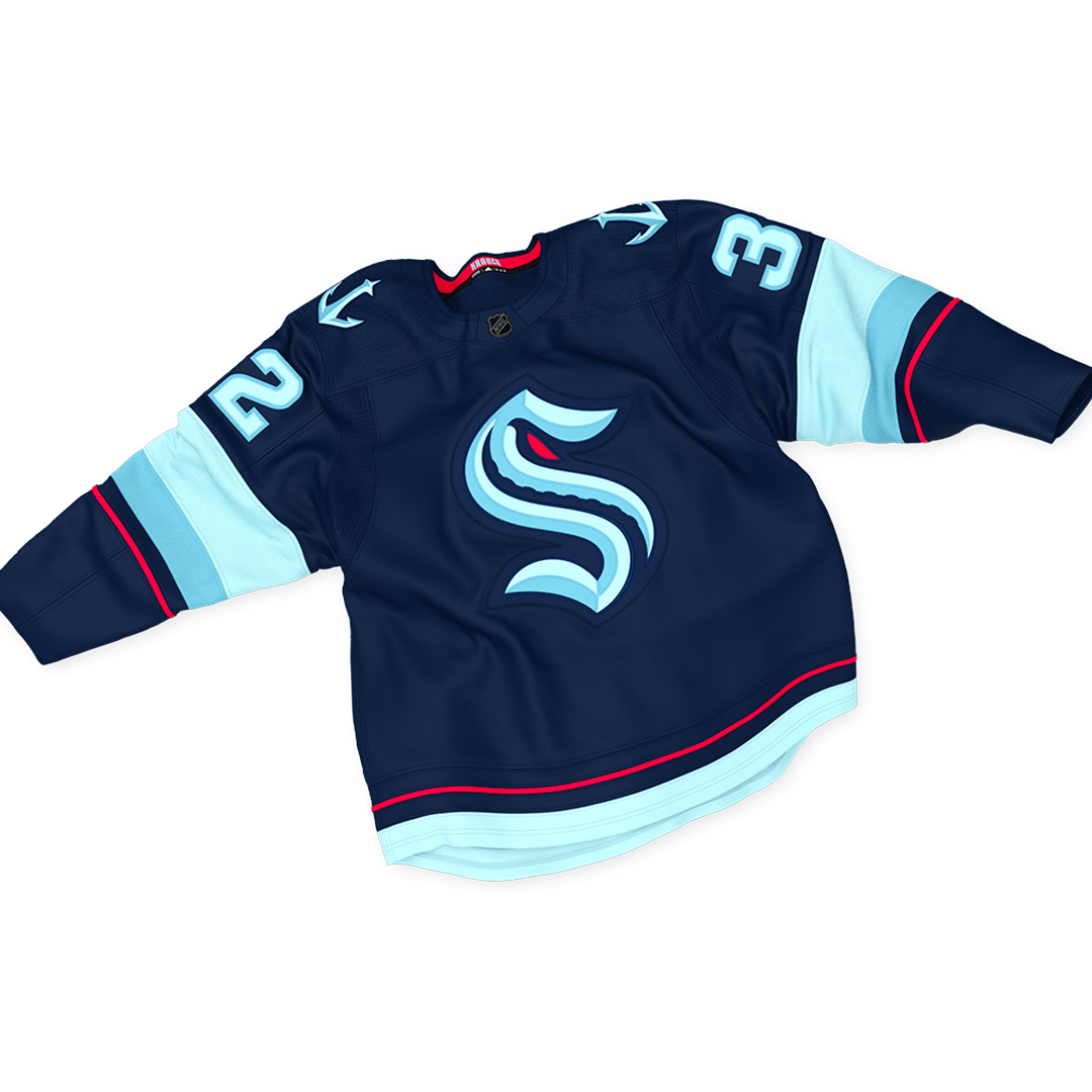 TSN_Sports's tweet photo. Thoughts on the Kraken jersey? 🤔🤔

(🎥: @NHLSeattle_) https://t.co/KQVHfaPRdr