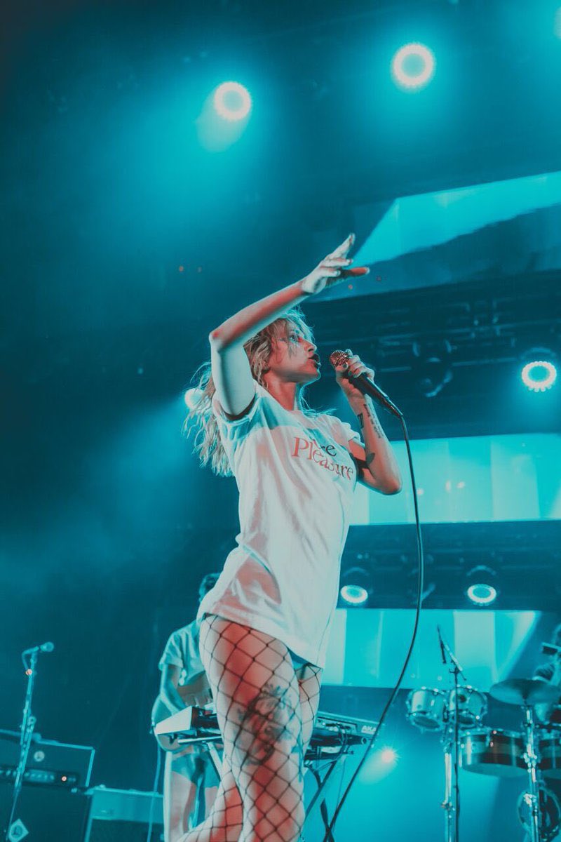 hayley’s iconic AL era looks — a thread 